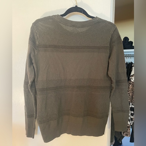 Market and Spruce Detailed Green Sweater - Picture 2 of 3